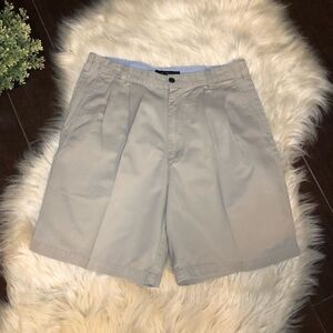 Tommy Hilfiger golf khaki shorts sz 34